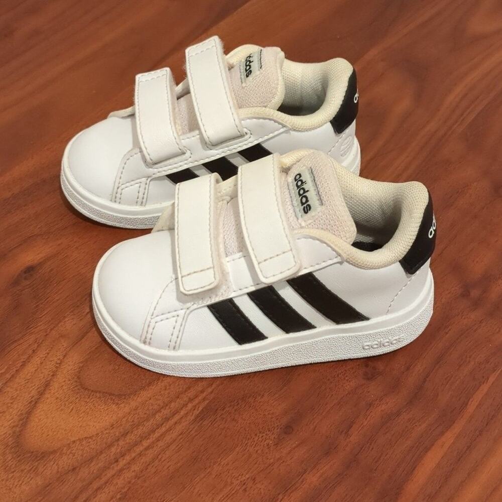 Adidas grand court toddler size 5
